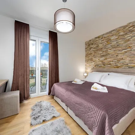 Sanja - Crowonder Luxury Rent Villa