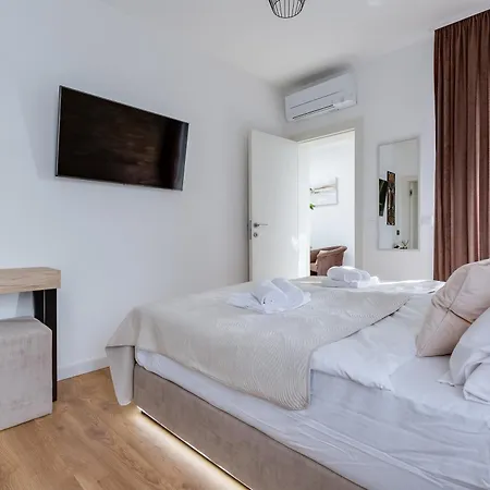 Sanja - Crowonder Luxury Rent Zaton (Zadar)