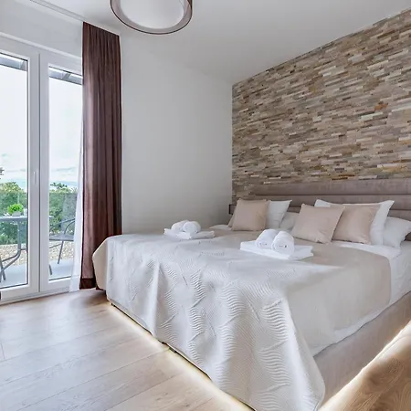 Sanja - Crowonder Luxury Rent Zaton (Zadar)