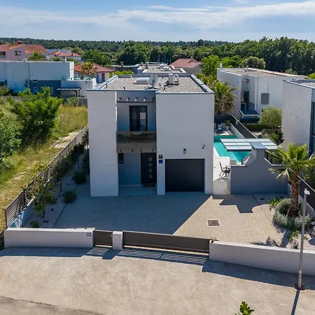 Sanja - Crowonder Luxury Rent * Zaton (Zadar)