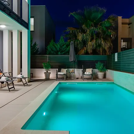 Sanja - Crowonder Luxury Rent *