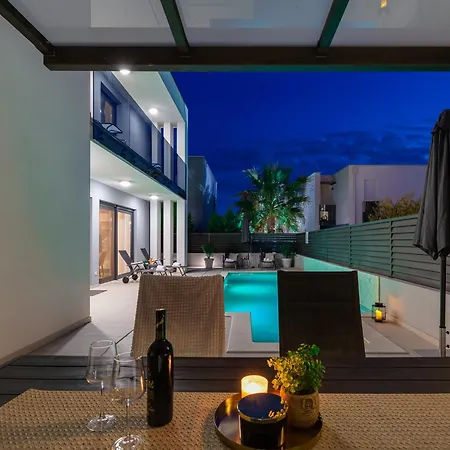 Sanja - Crowonder Luxury Rent *