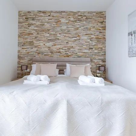 Sanja - Crowonder Luxury Rent Βίλα