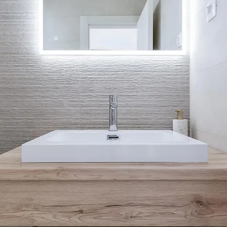 Sanja - Crowonder Luxury Rent *