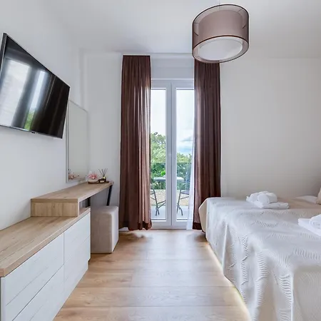 Sanja - Crowonder Luxury Rent Villa Zaton (Zadar)