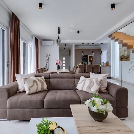 Villa Sanja - Crowonder Luxury Rent *