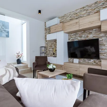 Villa Sanja - Crowonder Luxury Rent