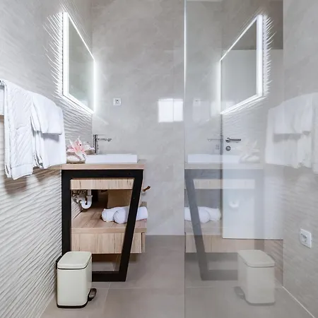 Sanja - Crowonder Luxury Rent Villa *