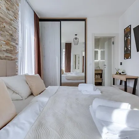 Sanja - Crowonder Luxury Rent Zaton (Zadar)