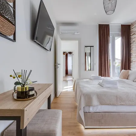 Sanja - Crowonder Luxury Rent * Zaton (Zadar)